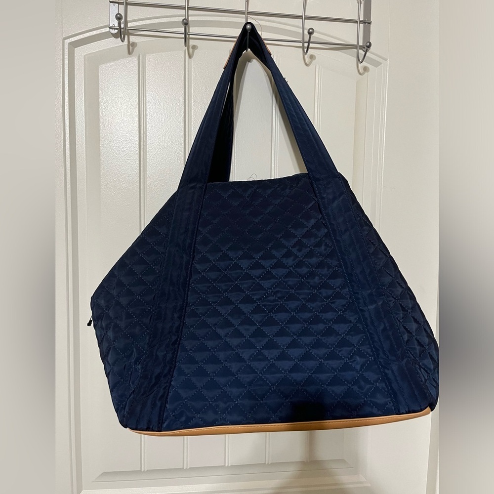 Adrienne Vittadini Quilted Yoga Bag, Navy Blue and Tan - Picture 2 of 13